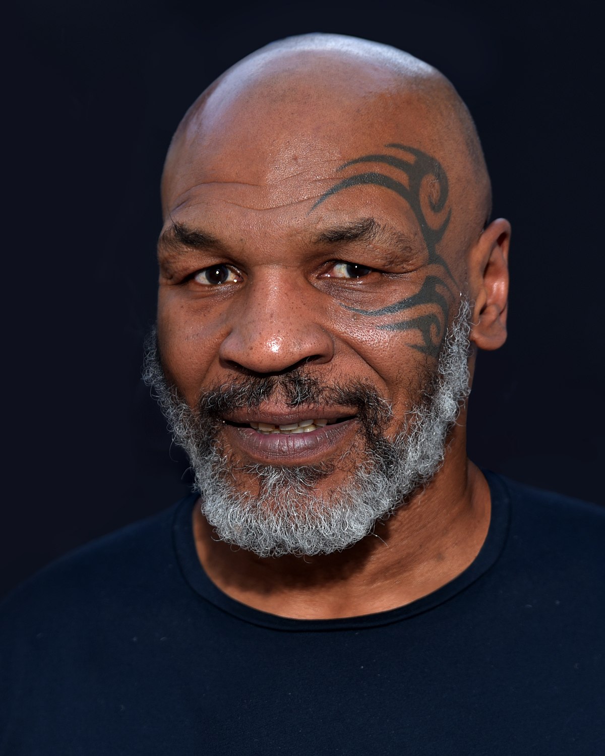 Mike Tyson Reflexiona sobre el Boxeo y sus Hijos: Un Camino Diferente