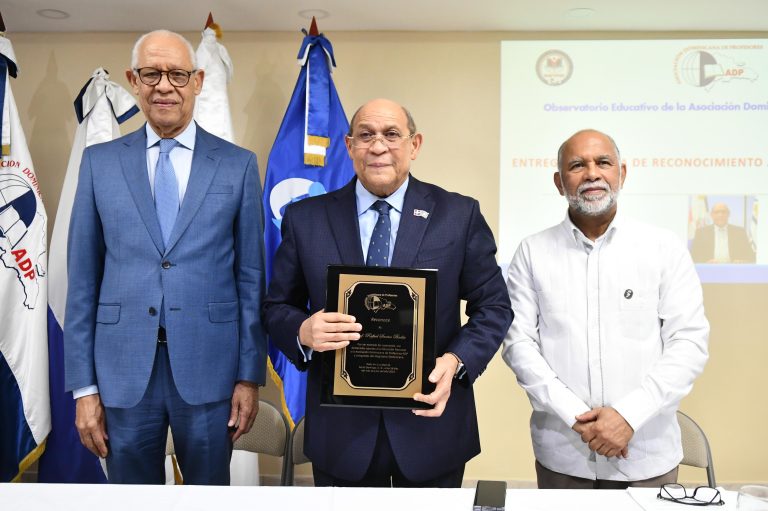 ADP nombra Observatorio Educativo en honor al profesor Rafael Santos Badía