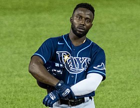 Randy Arozarena lidera a los Rays en una victoria crucial sobre los Yankees