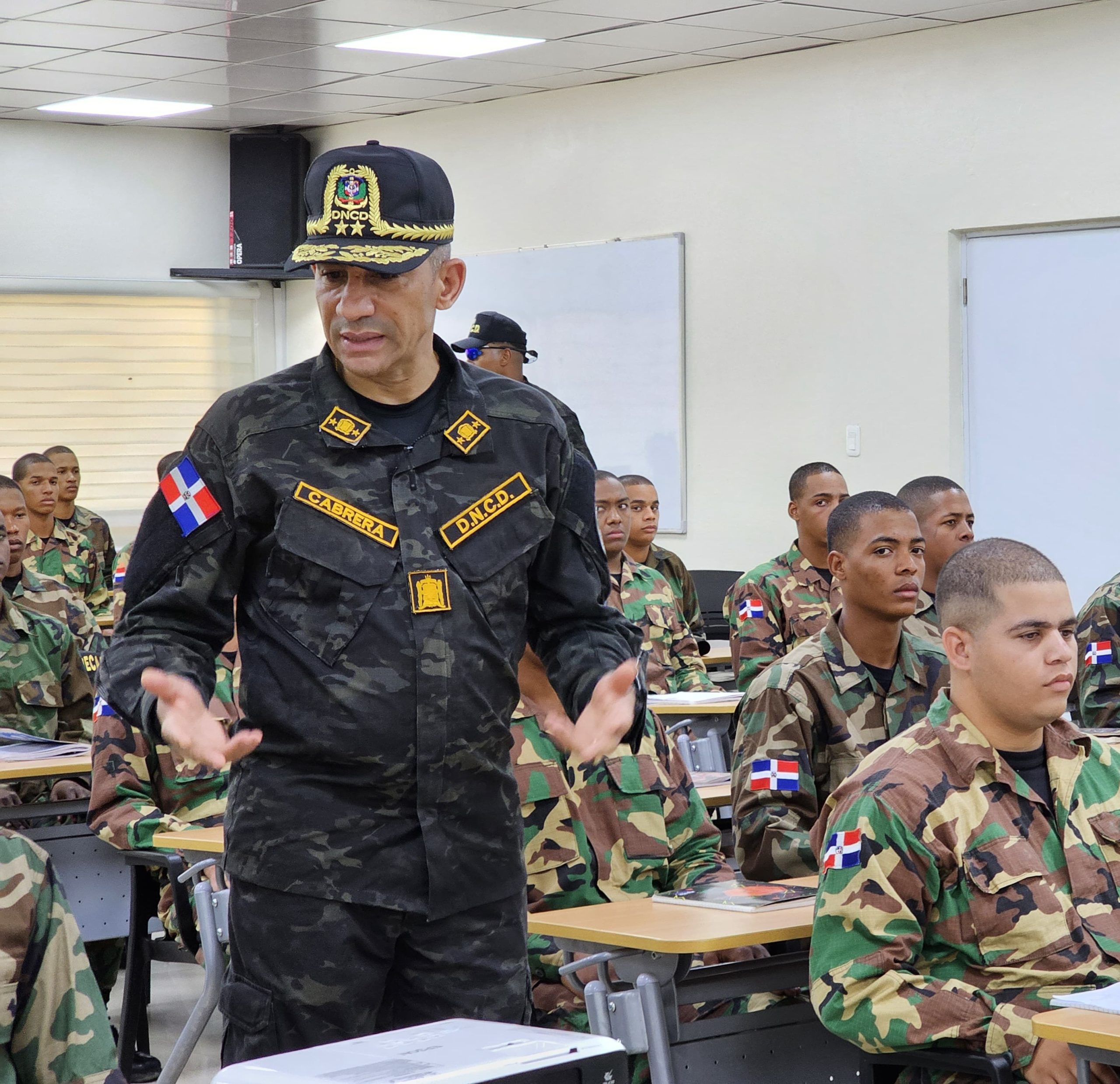 Presidente de la DNCD Supervisa Ciclo de Capacitación en el CRECAAB