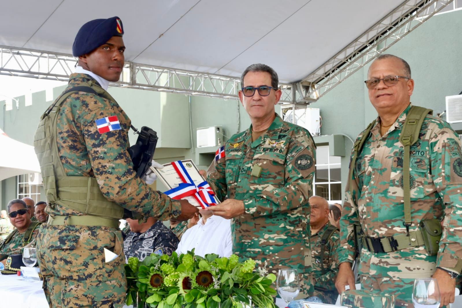 El Ejército de la República Dominicana celebró la graduación y lanzamiento del 2do. Batallón de Policía Militar en Santiago