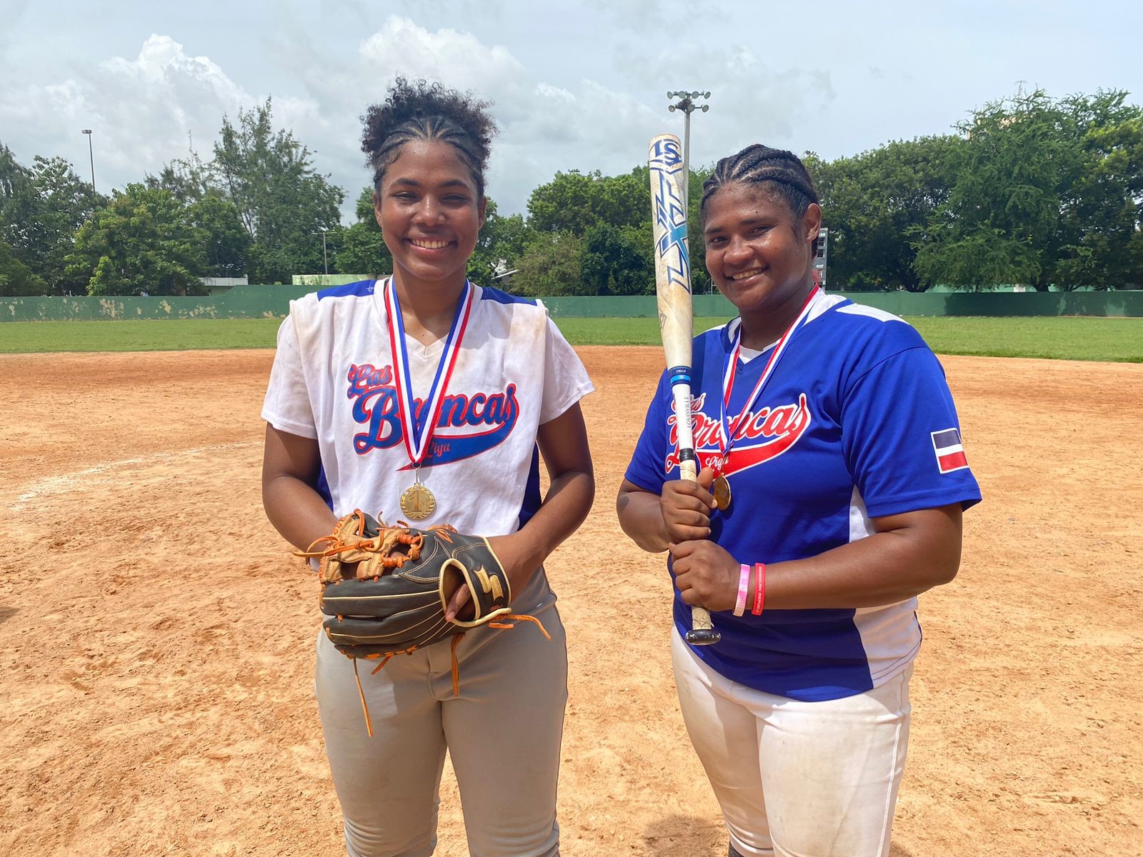 Barahona Gana Torneo Internacional de Softbol Molinete Femenino