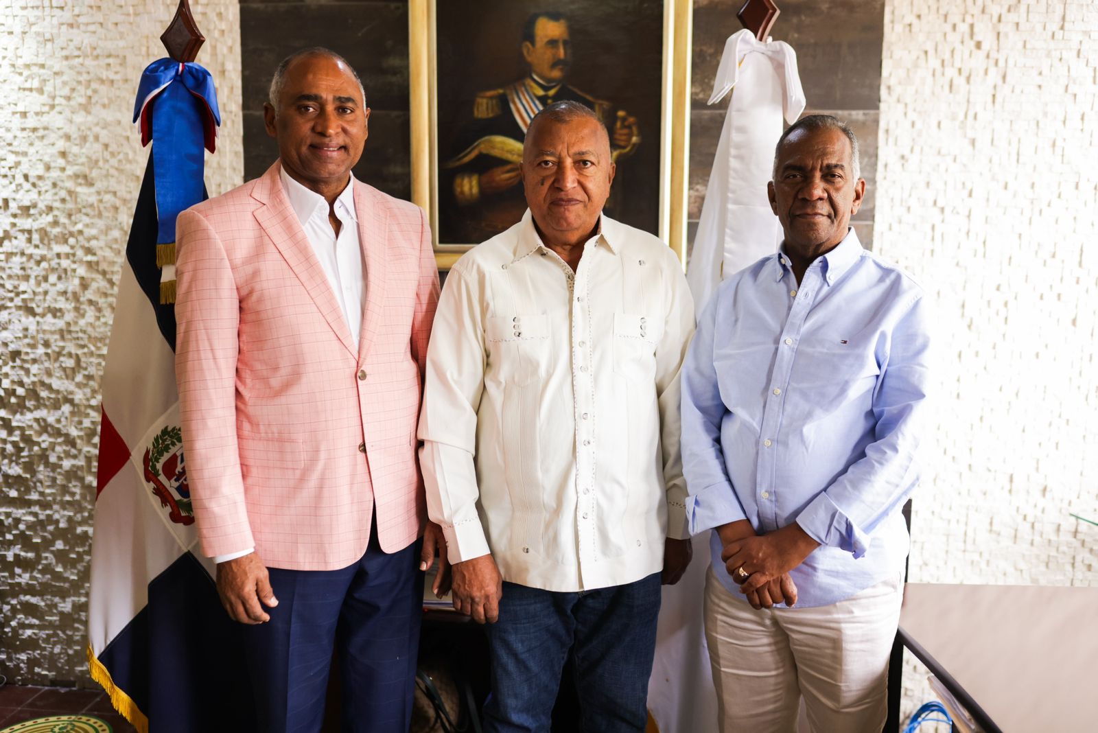 Diputado Julito Fulcar es reconocido por Ayuntamiento de San Cristóbal