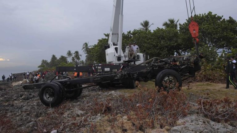Confirman que chasis de vehículo rescatado en el mar Caribe coincide con camión de Juan José Valerio