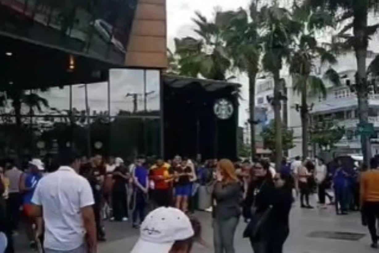 Evacúan Downtown Center por Olor a Gas