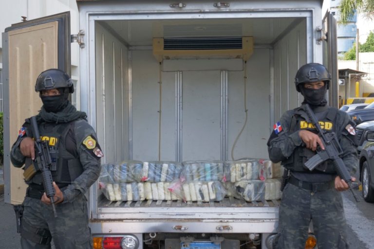 DNCD y Fiscalía Frustran Envío de Cocaína Camuflada en Envases de Tratamiento para el Pelo