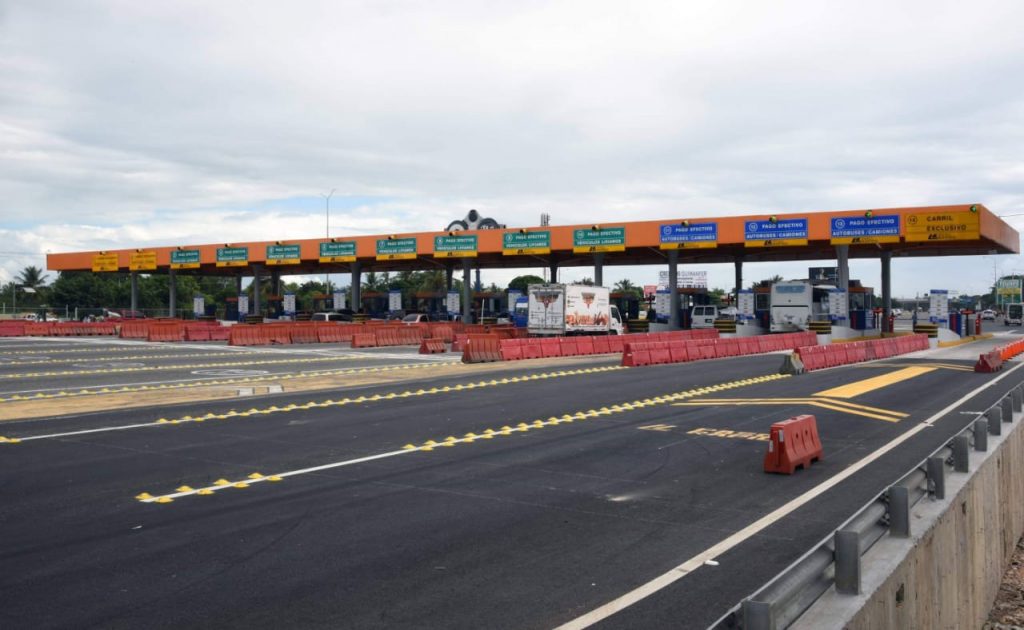 Incidente por rayo afecta estación de peaje de Las Américas