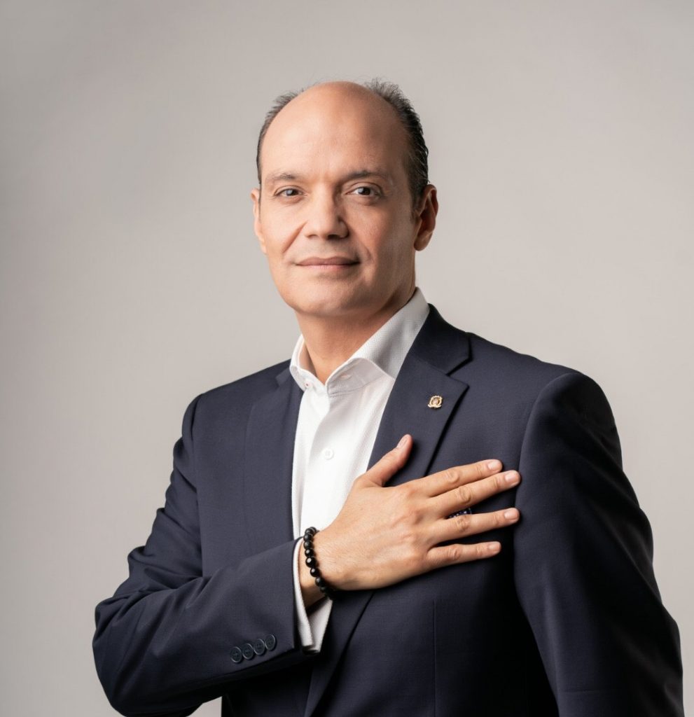 ¡OJALÁ NOS DEJEN AL MENOS EL PICO DUARTE!