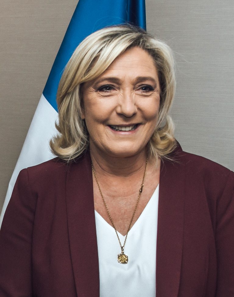 La Extrema Derecha Lidera la Primera Vuelta de Elecciones Legislativas en Francia