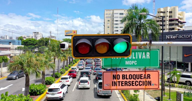 INTRANT restablece el servicio de semáforos en el Distrito Nacional tras rápida intervención