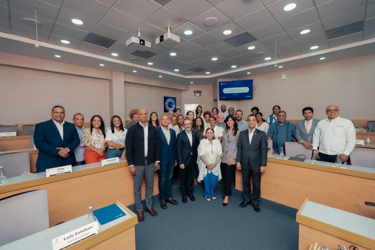 Banco Popular promueve la educación financiera entre periodistas con charla sobre presupuesto mensual