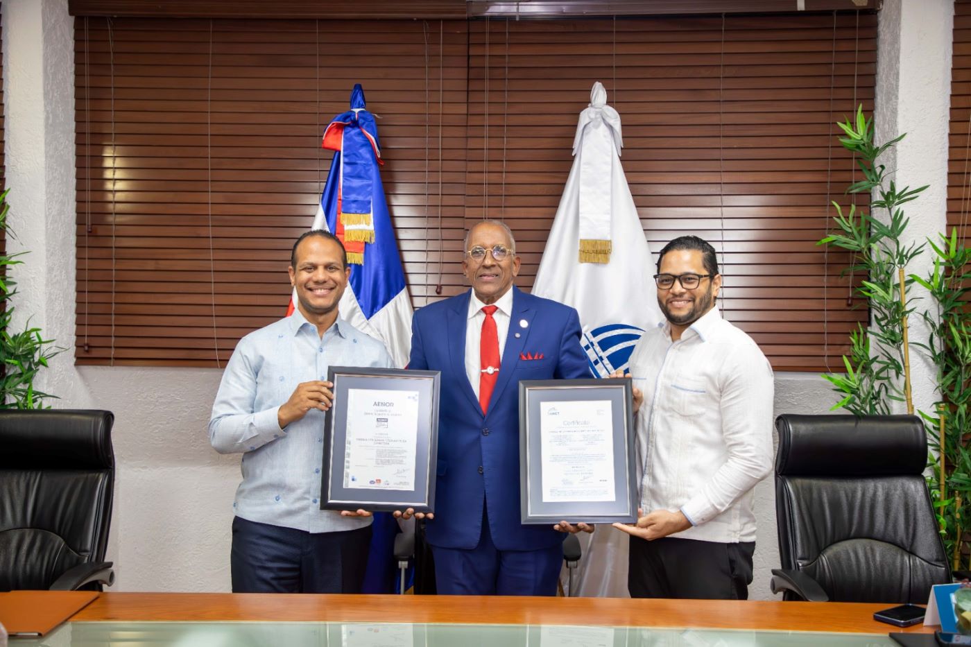 La Contraloría General de la República obtiene certificación ISO 9001:2015, marcando un hito en su historia institucional