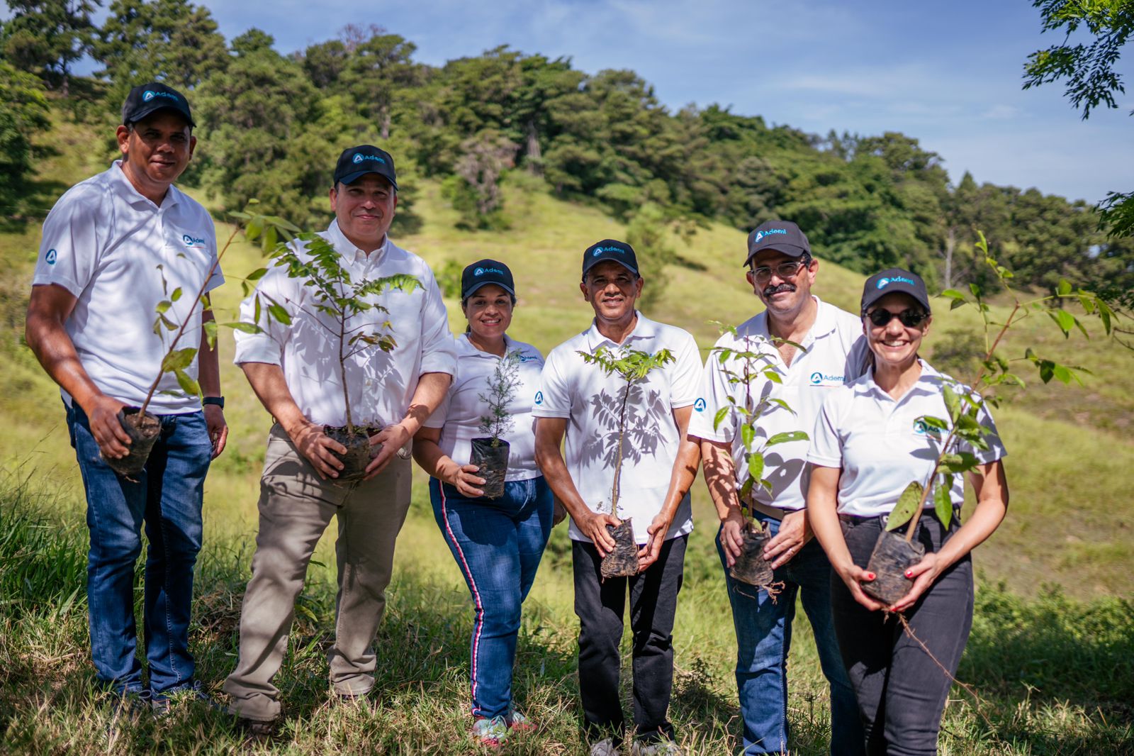 Banco Ademi y Fundación Ademi lideran exitosa jornada de reforestación en Bohío Viejo
