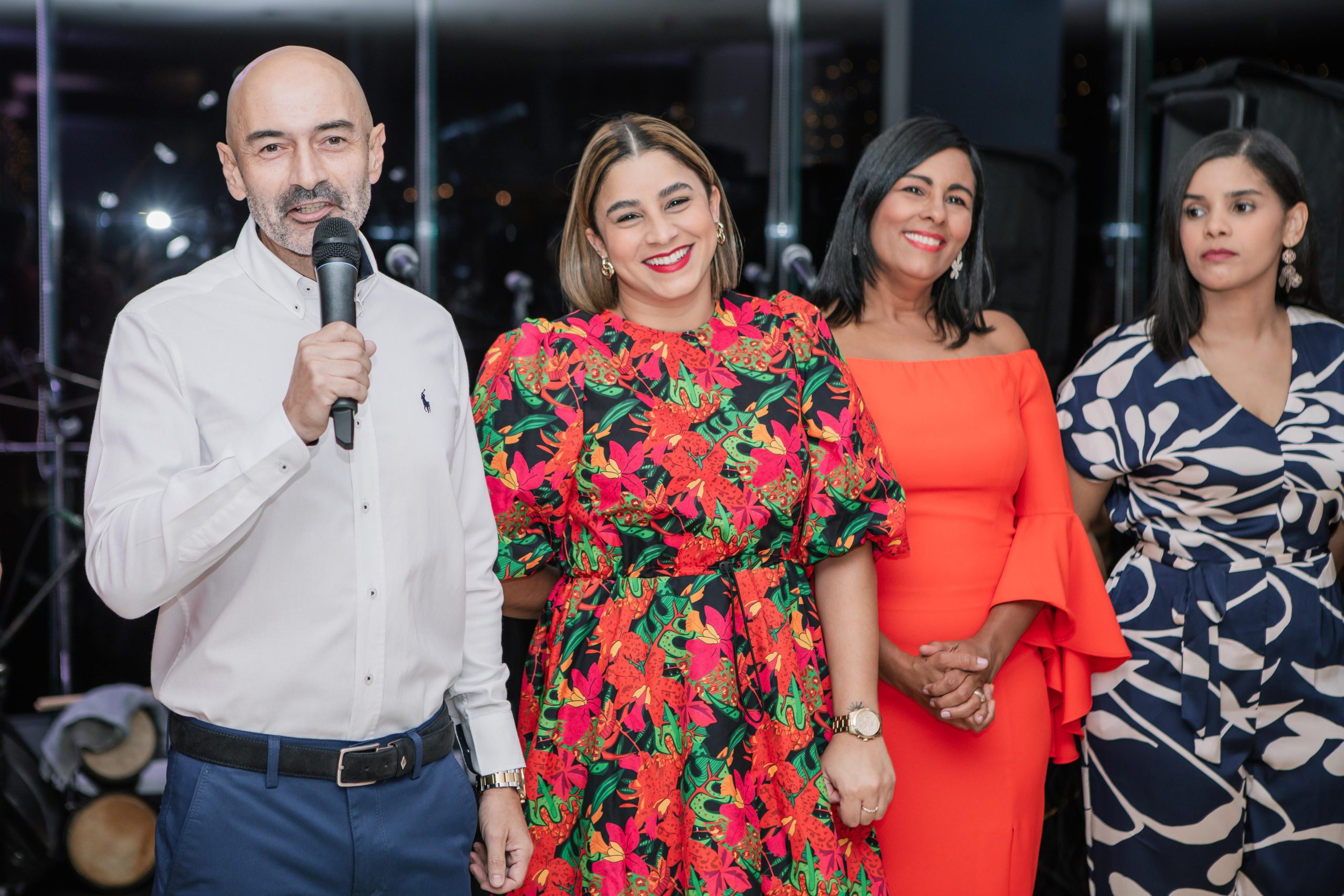 Dominican Fiesta Hotel celebra “Navidad en Verano” con clientes y aliados en un evento emblemático