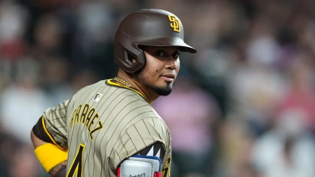 Luis Arráez Lidera Remontada de los Padres de San Diego para Barrer a los Piratas de Pittsburgh