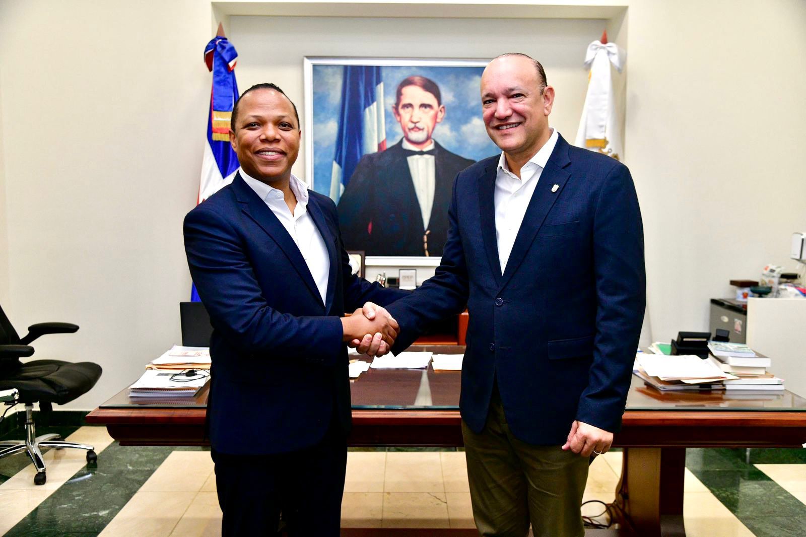 Intrant y Alcaldía de Santiago coordinan con Consejo de Desarrollo un plan integral de movilidad urbana