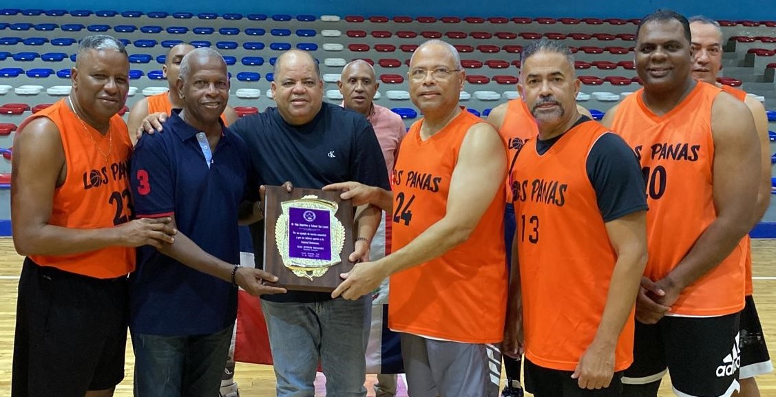 Inauguración del Torneo Intramuros de Maxibasket de la Liga Los Panas en el Club San Lázaro
