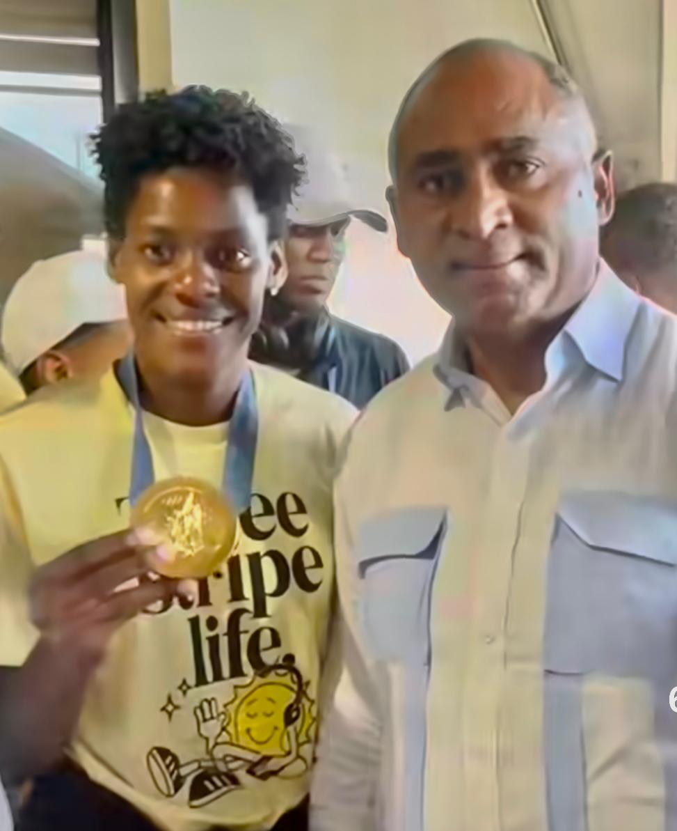 Julito Fulcar busca inmortalizar a la campeona mundial Marileidy Paulino en el Senado de la República