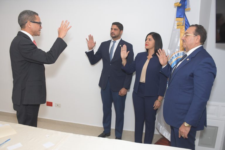 Cristóbal Venerado Castillo, nuevo vocero del bloque de senadores del PRM para 2024-2025