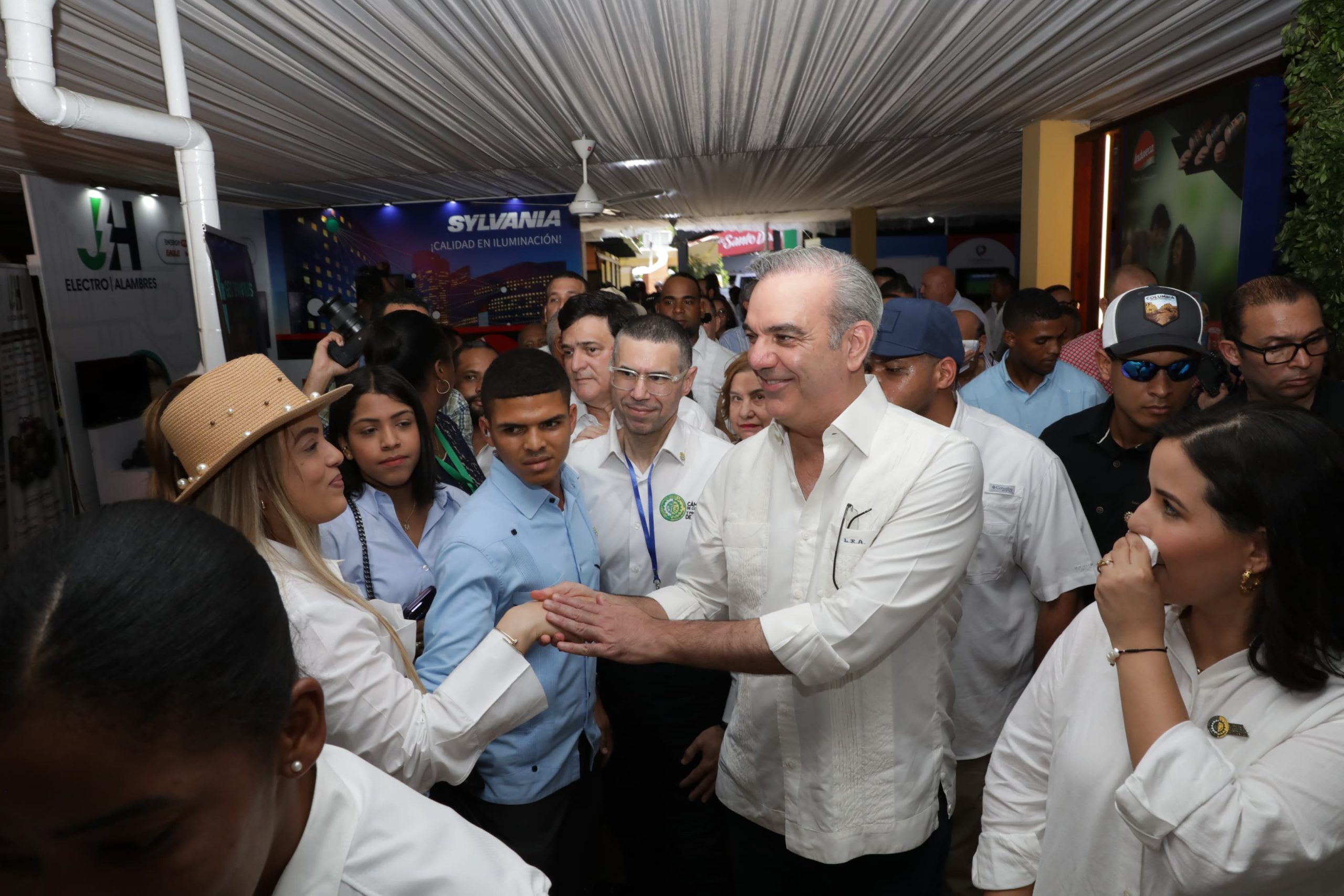 Presidente Luis Abinader Desarrolla Intensa Agenda en Santiago durante el Fin de Semana