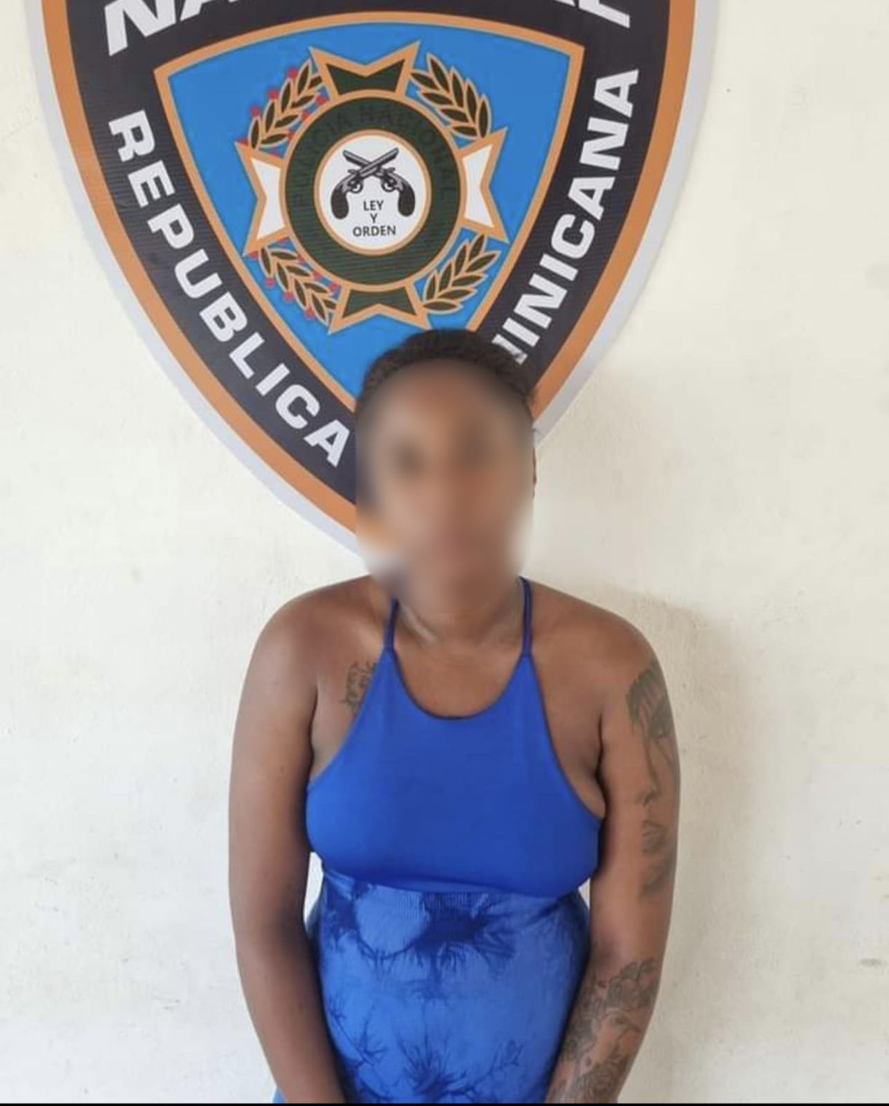 Mujer acusada de herir gravemente a su hija en La Ermita, Moca, revela estar embarazada y pide perdón a la sociedad