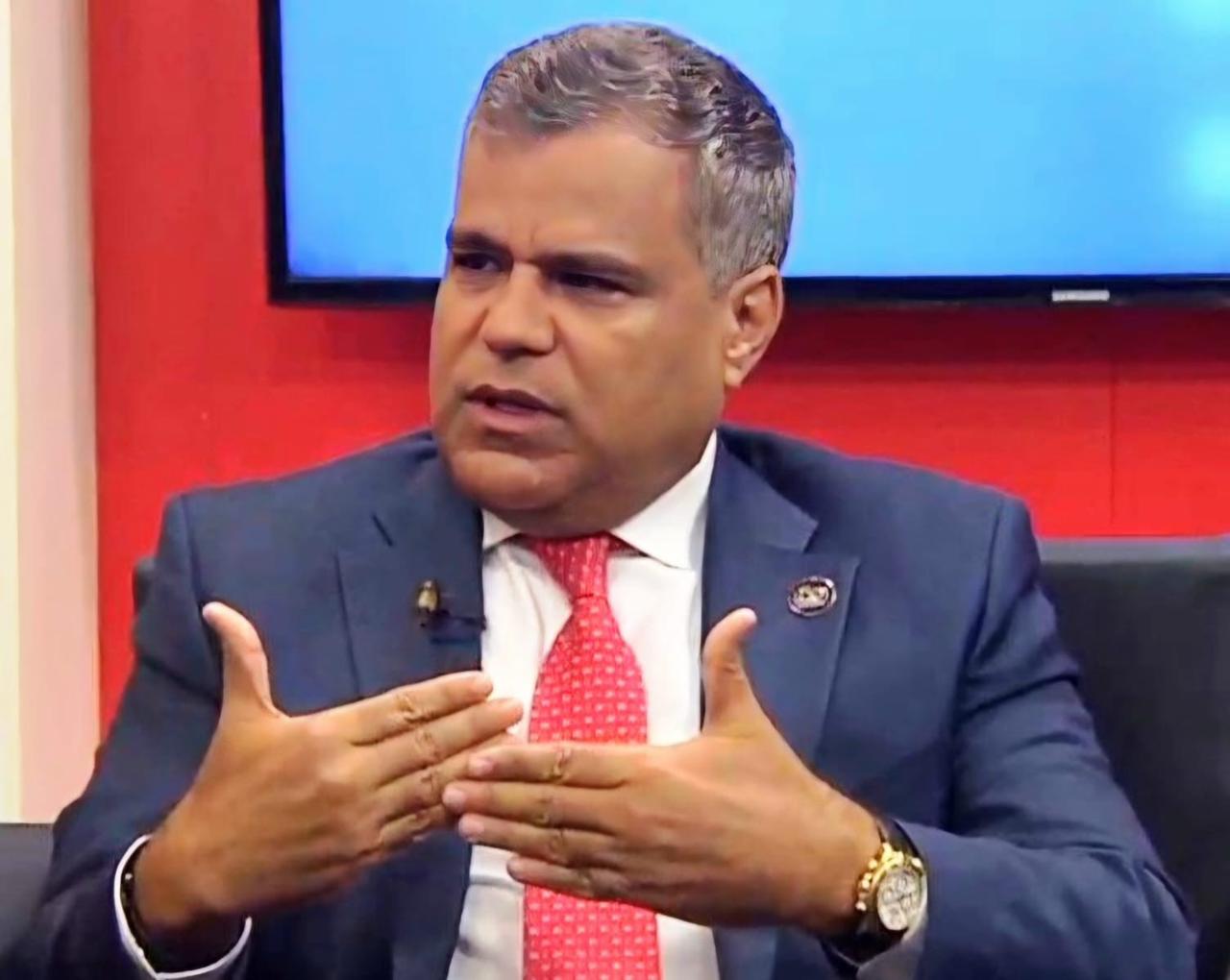 Tommy Galán critica duramente la gestión del PRM y cuestiona la propuesta de reforma constitucional