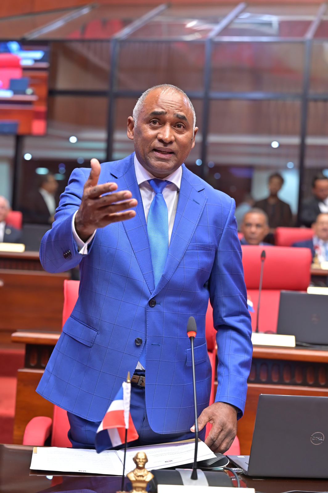 Senador Julito Fulcar propone declarar "Orgullo Nacional" a Marileidy Paulino por su histórica victoria en París 2024