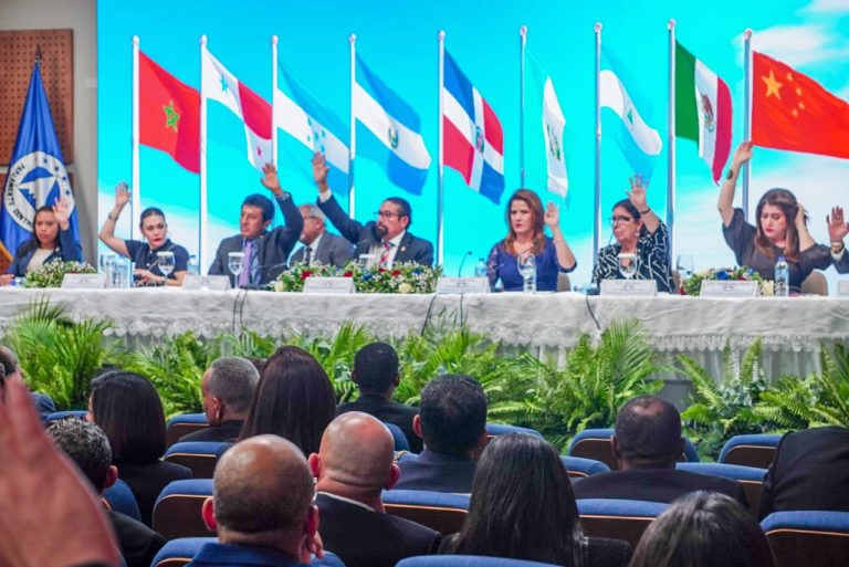 Juramentación de nuevas Bancadas Parlamentarias de Panamá y República Dominicana en el Parlamento Centroamericano