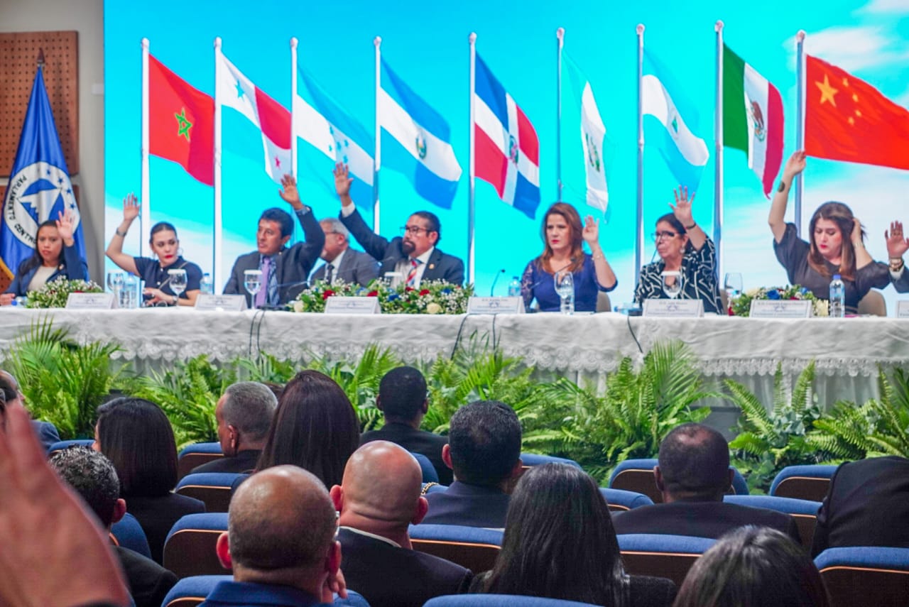Juramentación de nuevas Bancadas Parlamentarias de Panamá y República Dominicana en el Parlamento Centroamericano