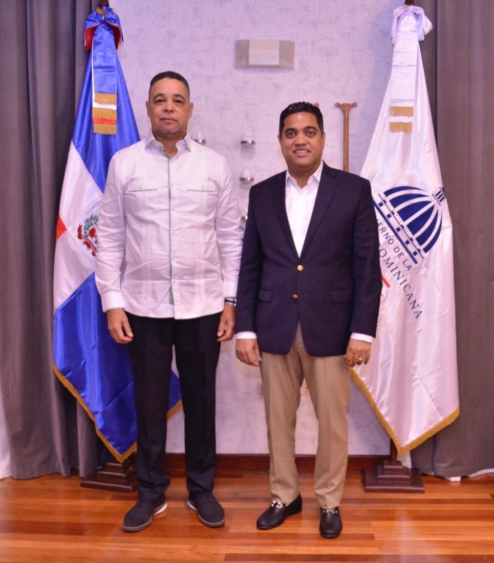 Ministro de Deportes Kelvin Cruz y contralmirante José Roberto Muñóz Monción reafirman compromiso con el desarrollo del deporte militar y nacional