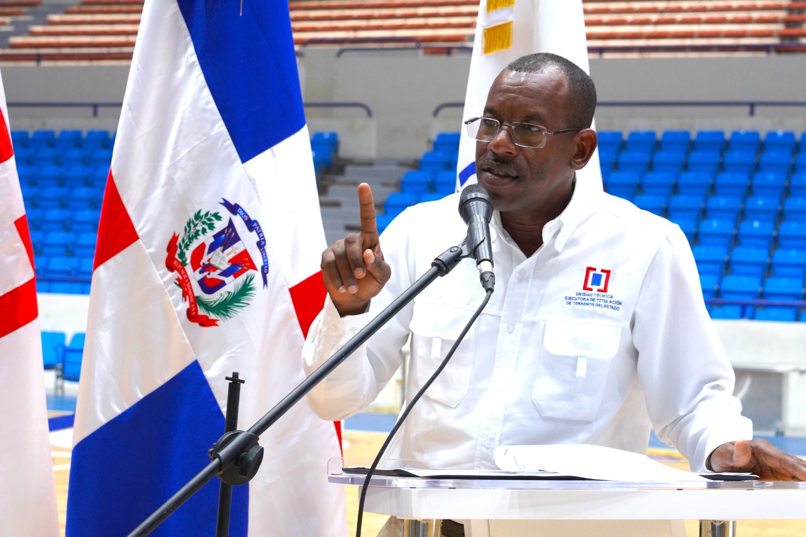 UTECT y Bienes Nacionales inician titulación de viviendas en Villa San Carlos y Barrio George, La Romana