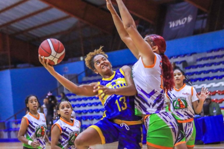 Villa Juana empata serie semifinal al vencer a San Carlos en el TBSF Distrito 2024