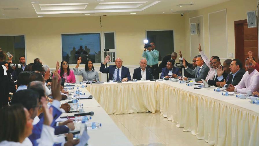 Resistencia a la Reforma Constitucional impulsada por Abinader enfrenta desafíos en el Congreso