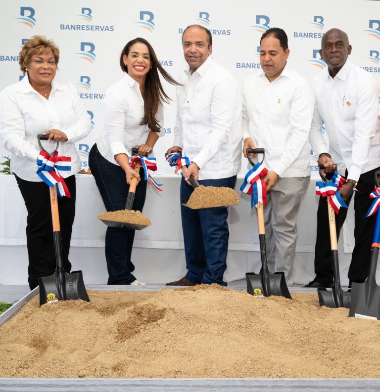 Banreservas y Alcaldía de Santo Domingo Norte inician remodelación de parques emblemáticos en Villa Mella