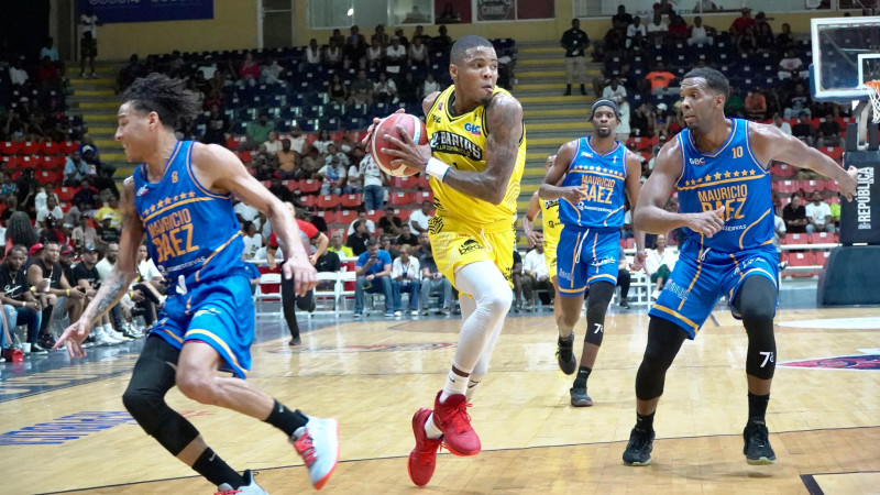 Rafael Barias Celebra Exaltación de Joel Ramírez al Pabellón de la Fama con Triunfo sobre Mauricio Báez 95-85