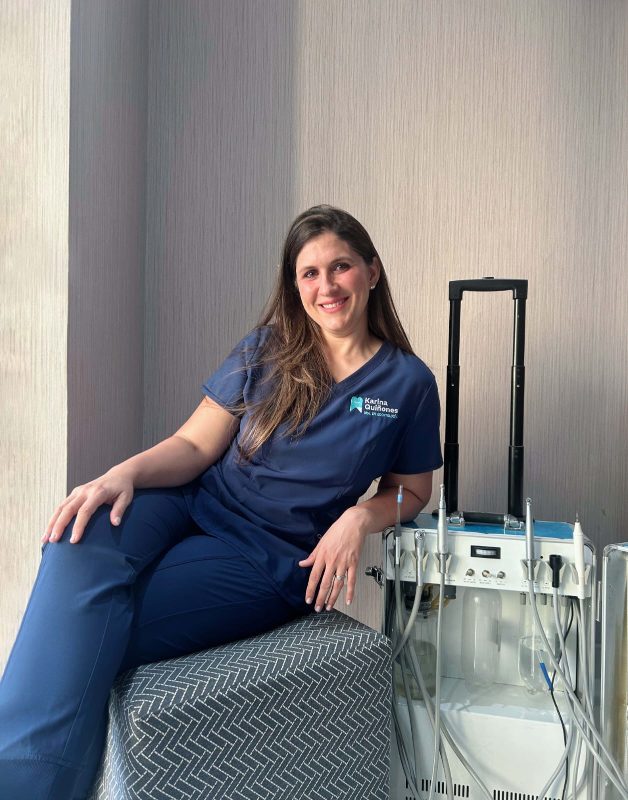 La Dra. Karina Quiñones Revoluciona la Odontología en República Dominicana al Introducir la Odontogeriatría a Domicilio para la Población Envejeciente