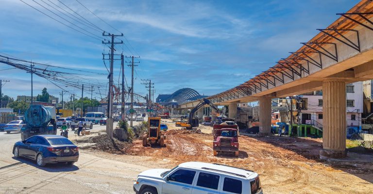 Caos en el tráfico de la capital por trabajos en autopista Duarte y Prolongación 27 de Febrero