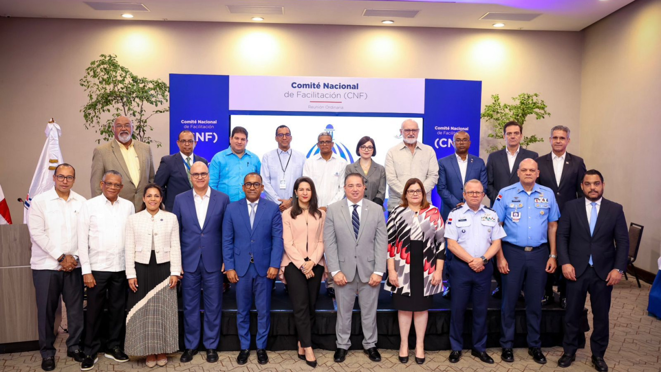 Autoridades del sector aeronáutico dominicano impulsan medidas para mejorar el transporte aéreo