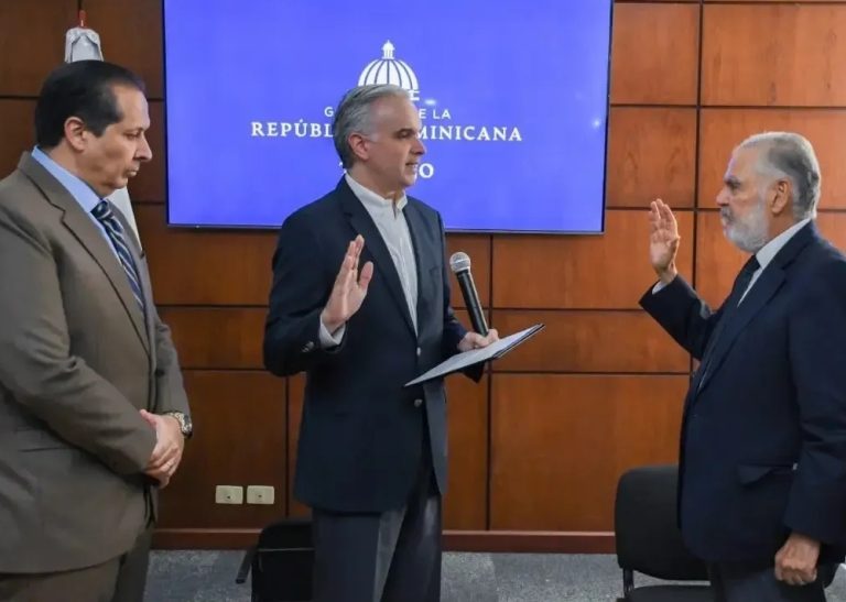 Miguel Ceara Hatton Asume como Superintendente de Salud y Riesgos Laborales con Enfoque en Mejora de la Protección Sanitaria y Transparencia
