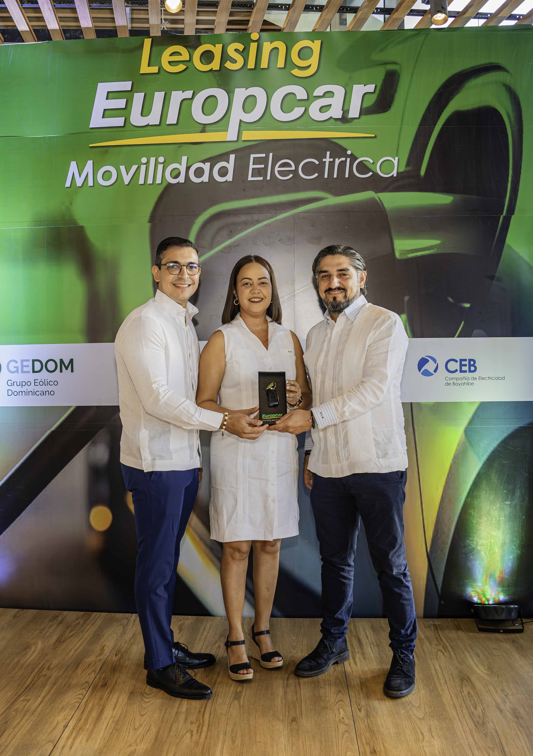 Europcar Dominicana Entrega Más de 100 Unidades Eléctricas a CEPM y Aliados, Fortaleciendo la Movilidad Sostenible en la República Dominicana