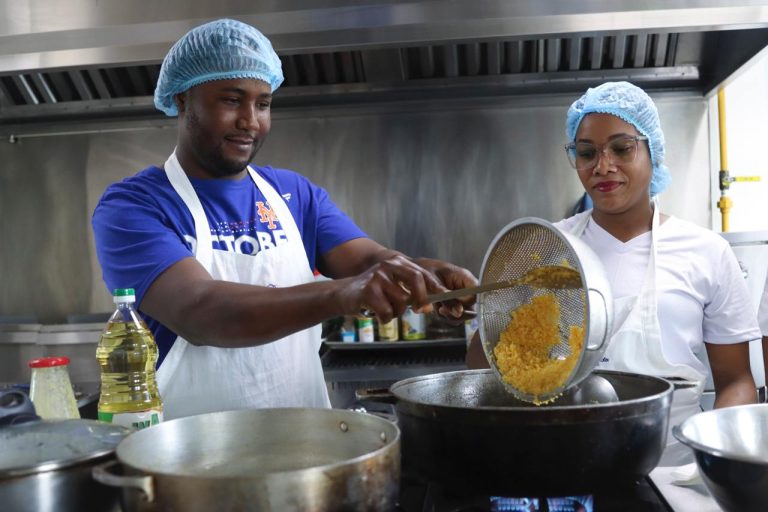 Supérate impulsa la gastronomía dominicana con curso especializado en gestión administrativa y comercial