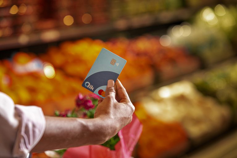 Qik Banco Digital amplía beneficios exclusivos para tarjetahabientes en alianza con Mastercard