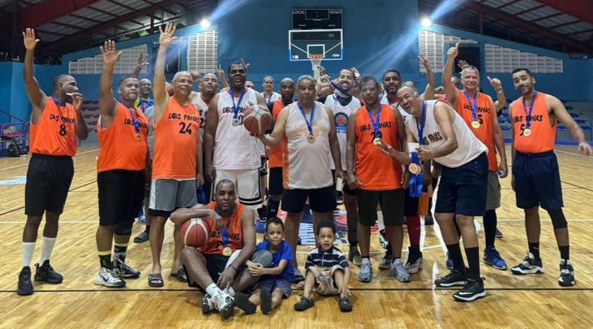 Team Montero se corona campeón del torneo de maxibaloncesto en el Club San Lázaro