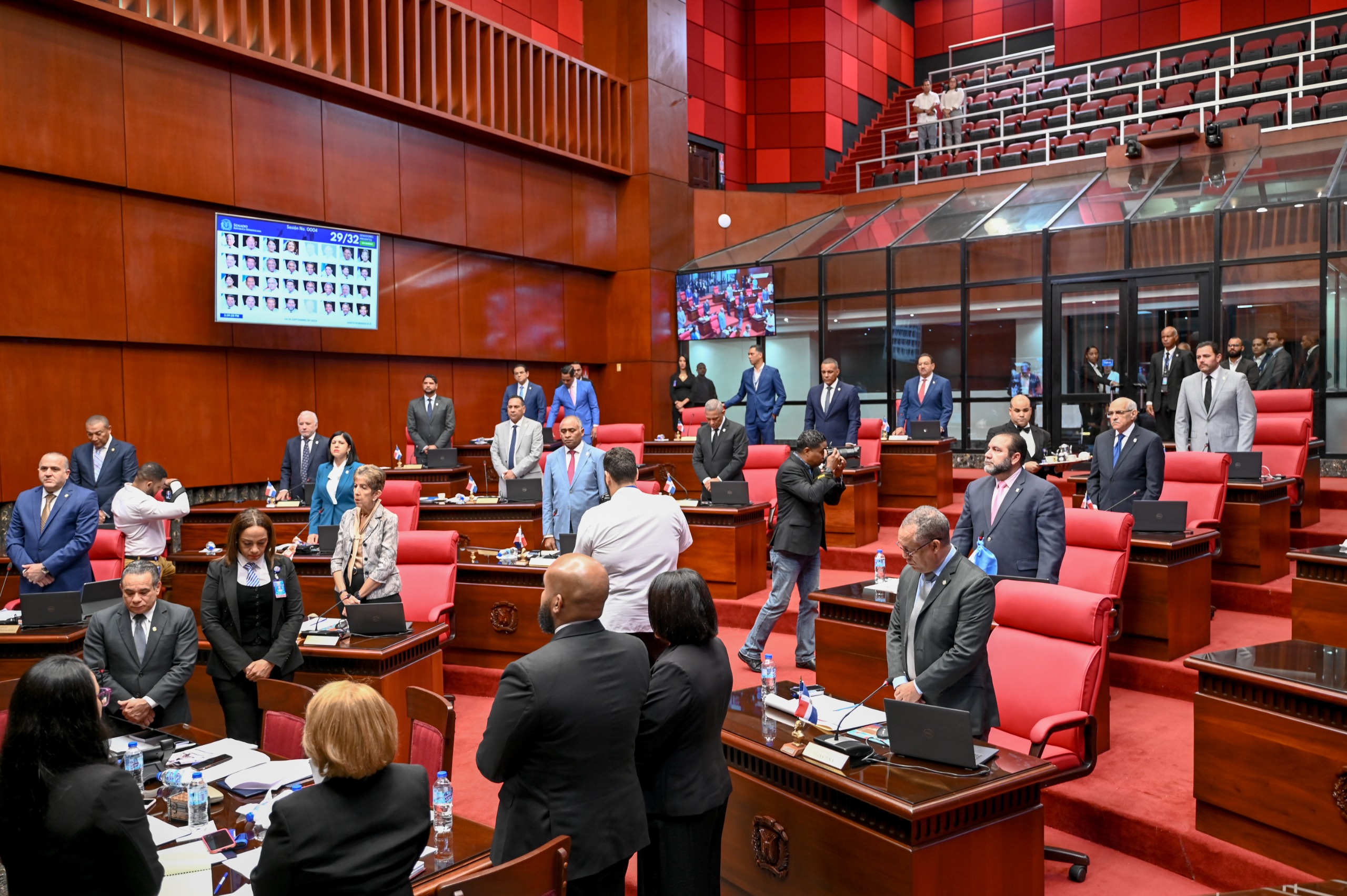 Senado anuncia comisión para evaluar candidatos a la Junta Central Electoral y aprueba importantes leyes