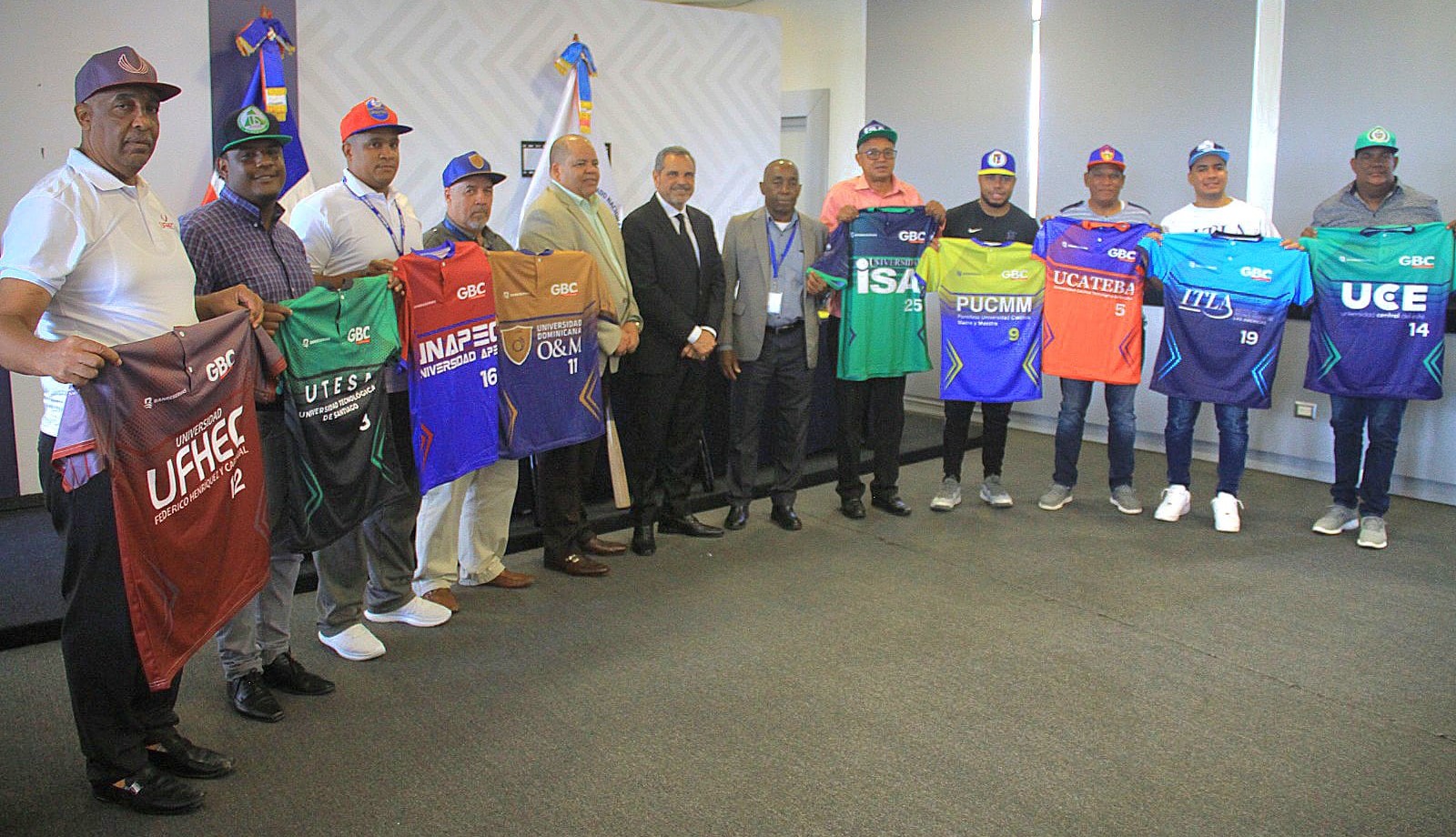 Entregan uniformes y utilerías para el III Torneo Nacional de Béisbol Universitario