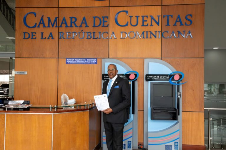 Contralor Félix Santana actualiza su declaración patrimonial y exhorta a funcionarios a seguir su ejemplo de transparencia