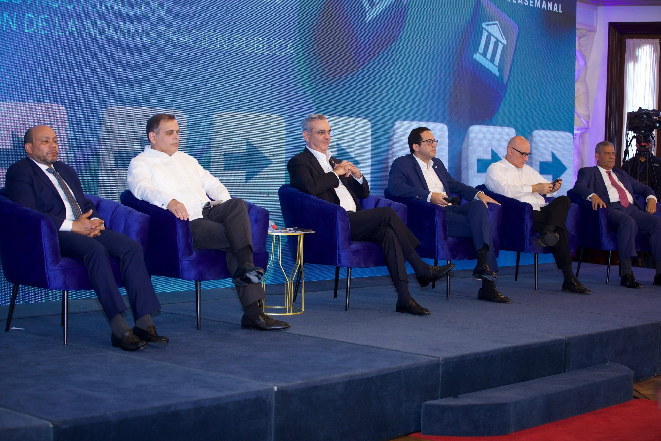 Presidente Abinader presenta segunda reforma de unificación de ministerios e instituciones estatales