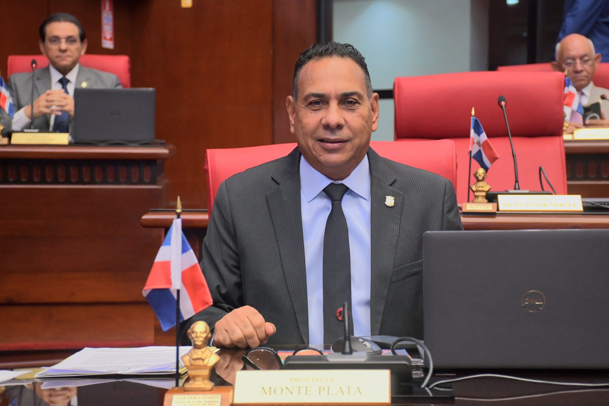 Senador Pedro Tineo respalda la creación de un Centro de Atención Integral para la Discapacidad (CAID) en Azua de Compostela