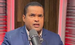 Valentín Pérez exige al Ministro de Medio Ambiente revelar lista de empresas que contaminan el río Ozama