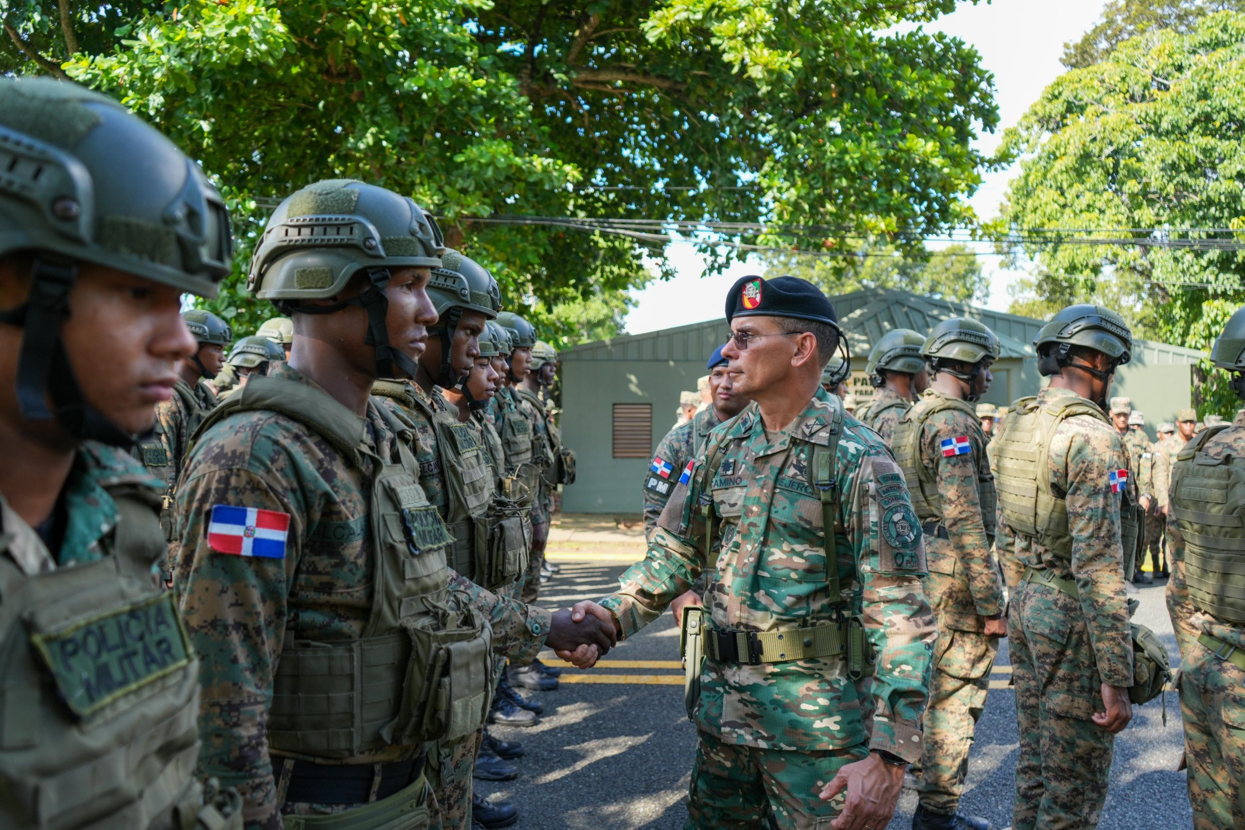 Comandante General del Ejército de la República Dominicana verifica condiciones y capacidades operativas del Batallón de Policía Militar en visita clave